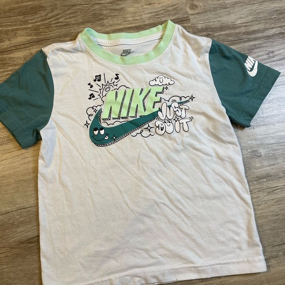 Nike Kids Outfit – T-Shirt & Shorts Set (Size 7) - Picture 5 of 15